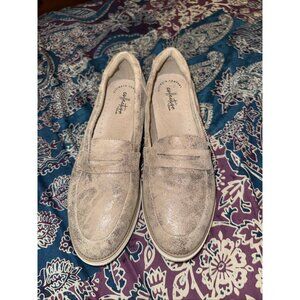 Clarks Collection Women's Sharon Ranch Gold Rubbed Leather Loafers Size 9.5